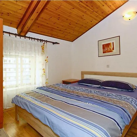 One-bedroom In V Apartment