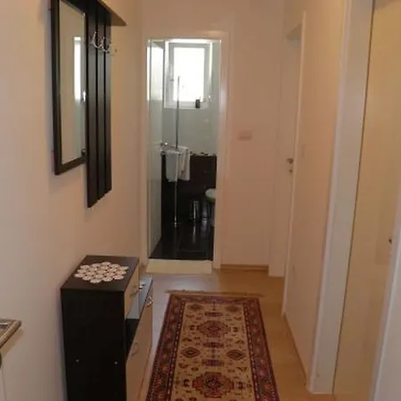 Apartment One-bedroom In V *