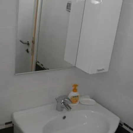 Apartment One-bedroom In V *